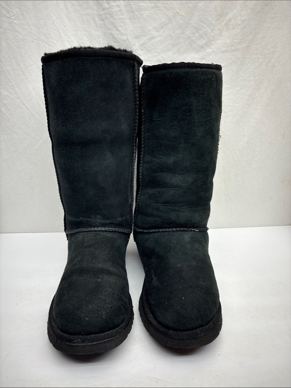 UGG Classic Tall Boots, women’s SZ 7, box 86